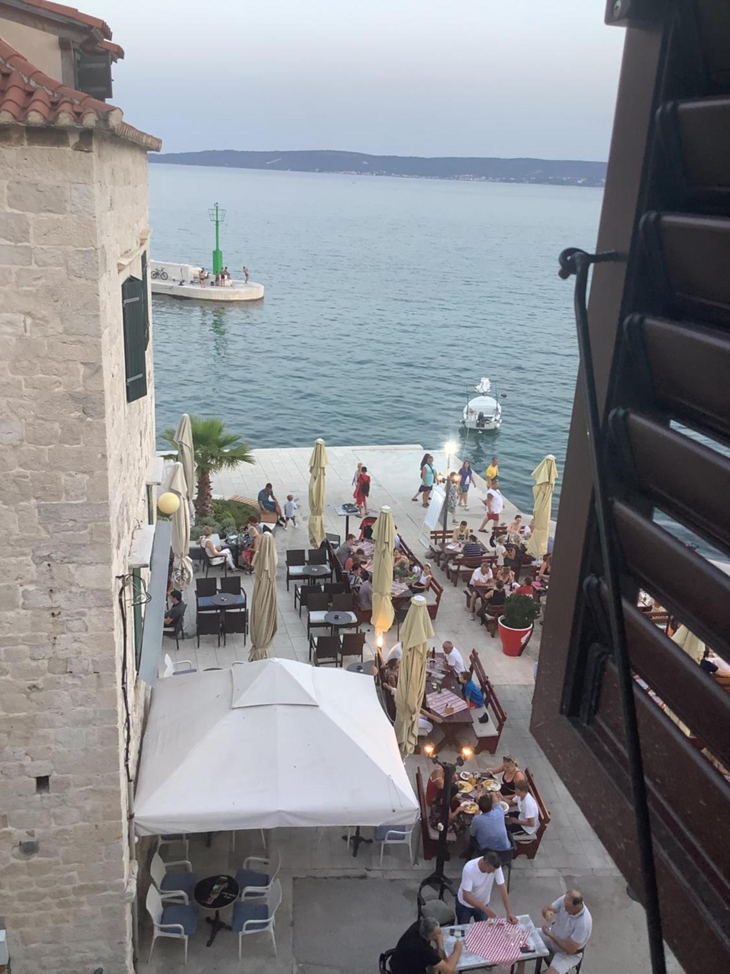 Portside Apartment Kaštela Екстериор снимка